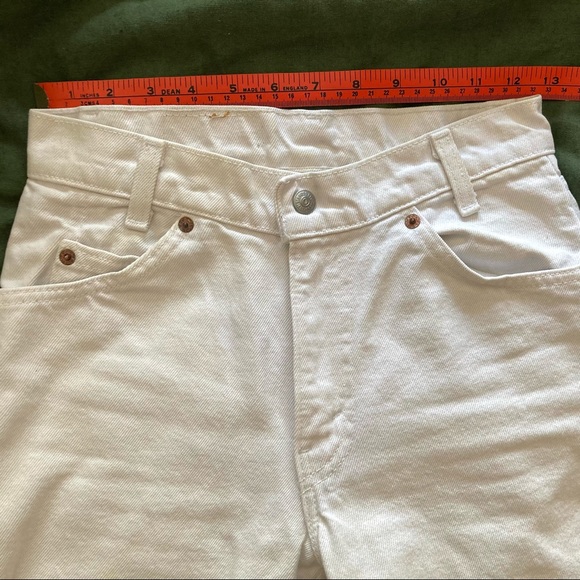 Yellow Tag Levi’s - Picture 3 of 4